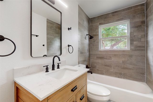 409 Fleming Drive, Hurst, TX 76053