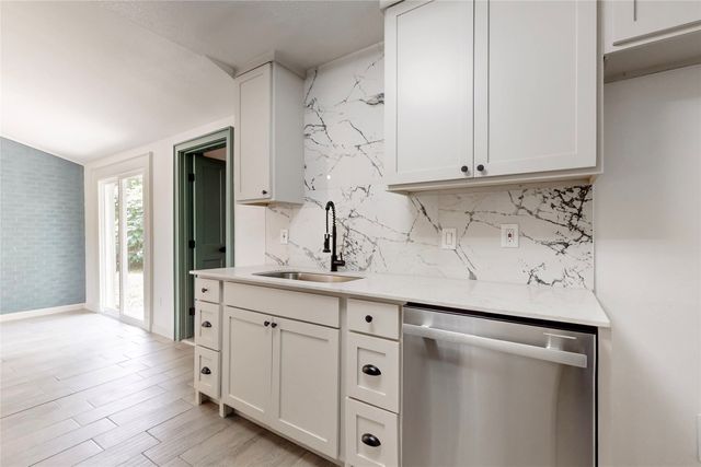409 Fleming Drive, Hurst, TX 76053