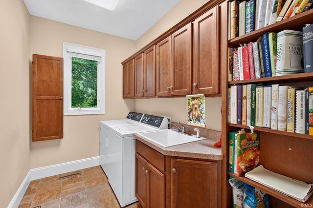 51640 Meadow Pond Drive, Granger, IN 46530