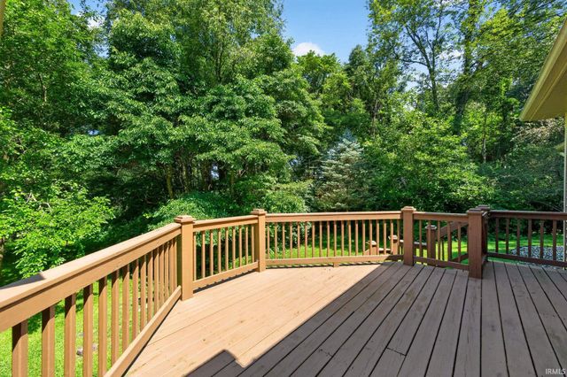 51640 Meadow Pond Drive, Granger, IN 46530