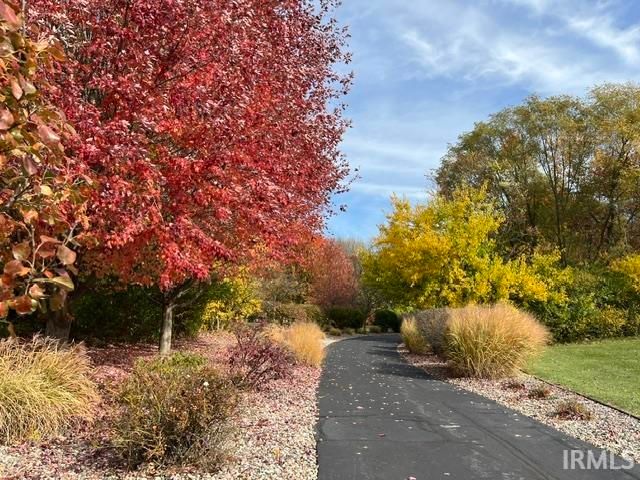 51640 Meadow Pond Drive, Granger, IN 46530