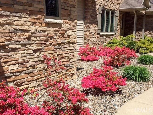 51640 Meadow Pond Drive, Granger, IN 46530