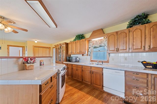 443 Cedarwood Drive, Waynesville, NC 28785