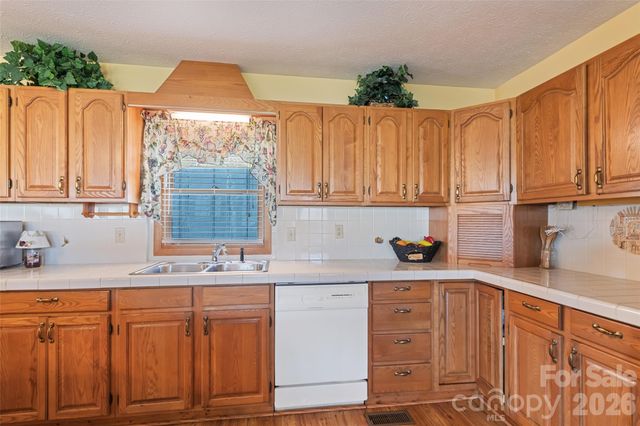 443 Cedarwood Drive, Waynesville, NC 28785