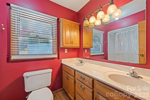 443 Cedarwood Drive, Waynesville, NC 28785