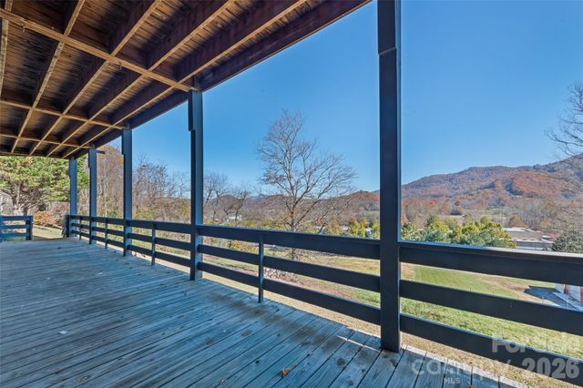 443 Cedarwood Drive, Waynesville, NC 28785