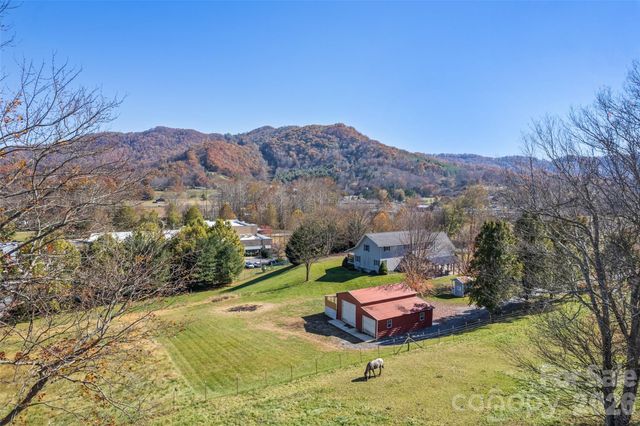 443 Cedarwood Drive, Waynesville, NC 28785