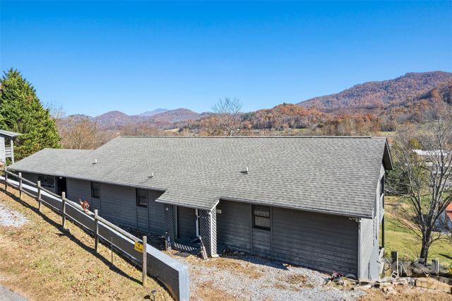 443 Cedarwood Drive, Waynesville, NC 28785