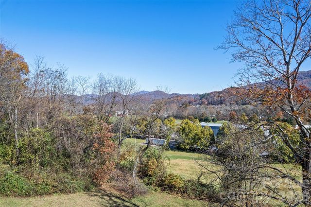 443 Cedarwood Drive, Waynesville, NC 28785