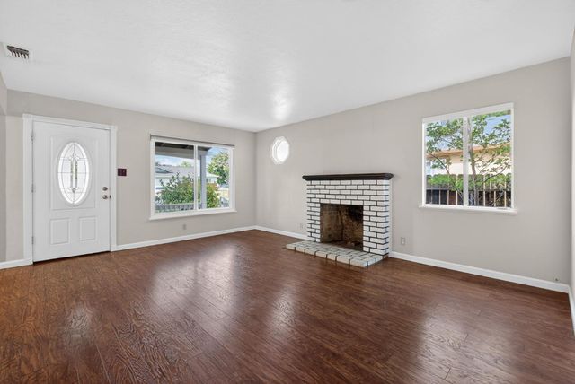 2011 Mangrum Ave, Sacramento, CA 95822