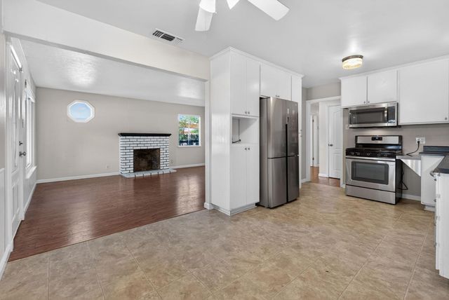 2011 Mangrum Ave, Sacramento, CA 95822