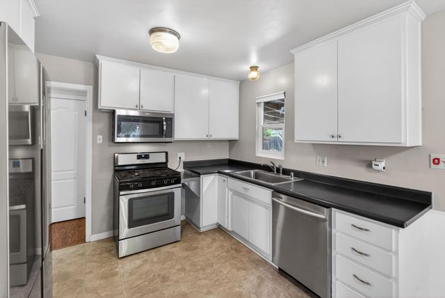 2011 Mangrum Ave, Sacramento, CA 95822