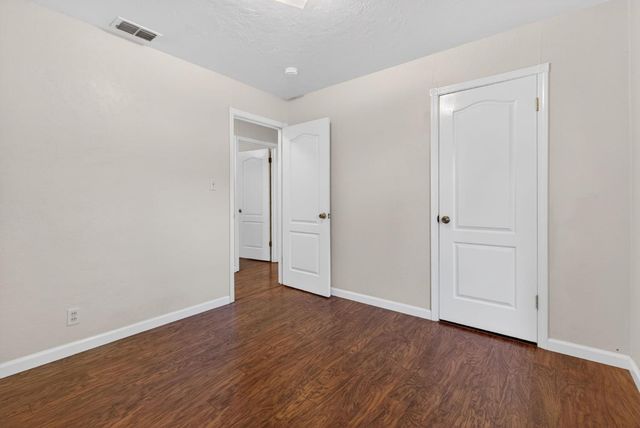 2011 Mangrum Ave, Sacramento, CA 95822