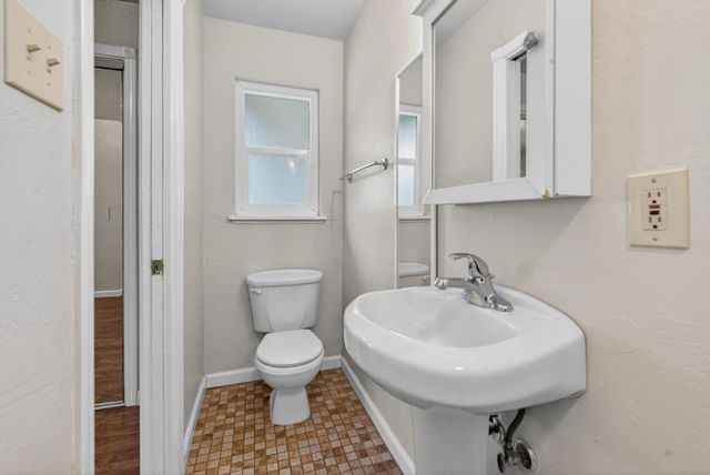 2011 Mangrum Ave, Sacramento, CA 95822