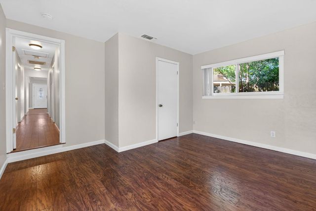 2011 Mangrum Ave, Sacramento, CA 95822