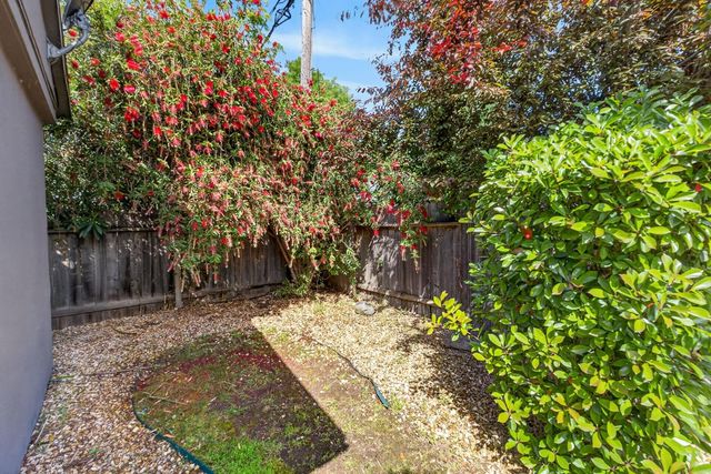 2011 Mangrum Ave, Sacramento, CA 95822