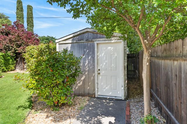 2011 Mangrum Ave, Sacramento, CA 95822