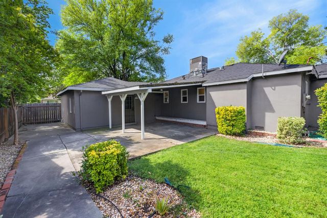 2011 Mangrum Ave, Sacramento, CA 95822