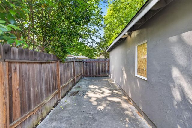 2011 Mangrum Ave, Sacramento, CA 95822