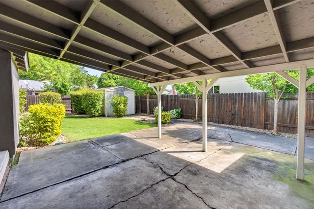 2011 Mangrum Ave, Sacramento, CA 95822