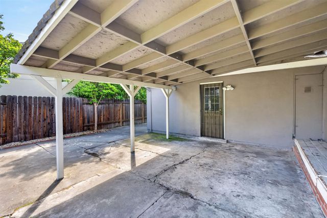 2011 Mangrum Ave, Sacramento, CA 95822