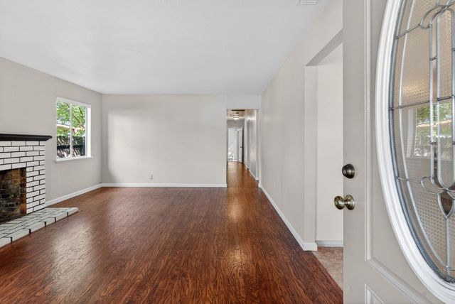 2011 Mangrum Ave, Sacramento, CA 95822