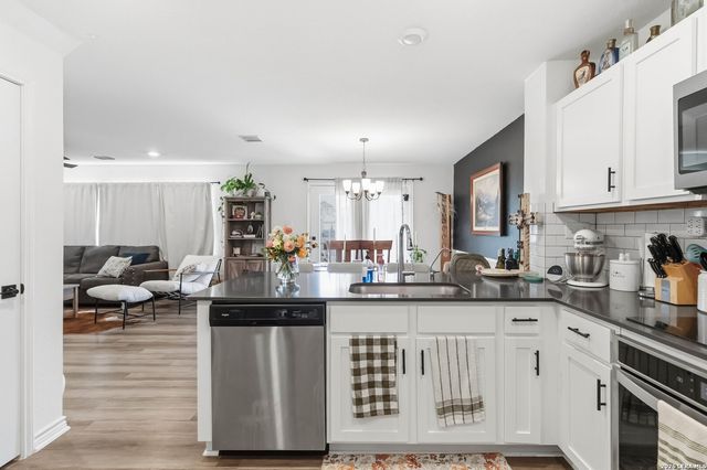 3914 Bentwood Way, New Braunfels, TX 78130