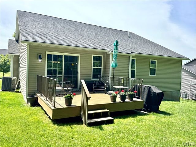 24 White Chapel Road, Lysander, NY 13027