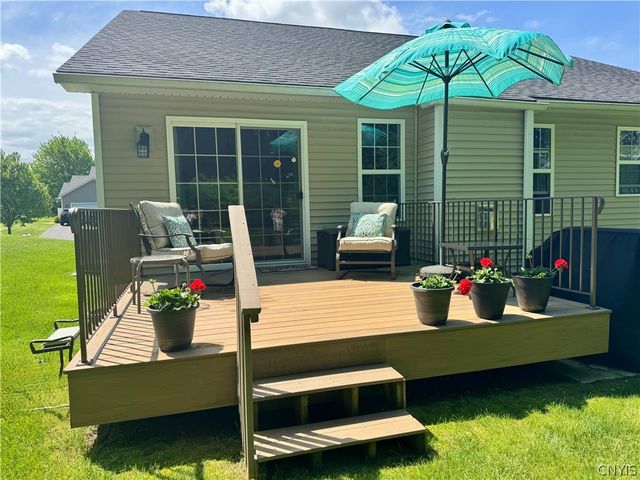 24 White Chapel Road, Lysander, NY 13027