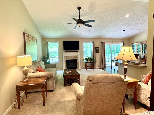 24 White Chapel Road, Lysander, NY 13027