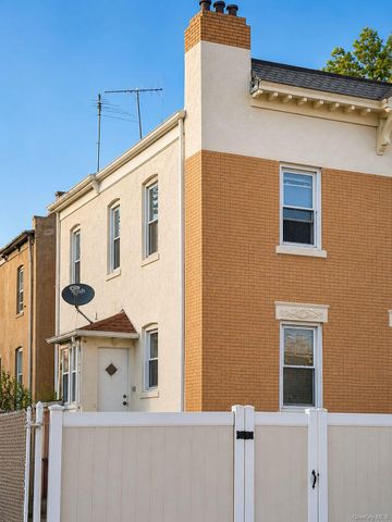 8786 115th Street, Richmond Hill, NY 11418