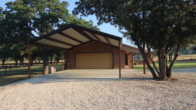 502 County Road 194, Ovalo, TX 79541