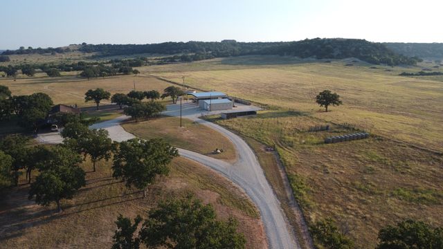 502 County Road 194, Ovalo, TX 79541