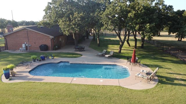 502 County Road 194, Ovalo, TX 79541