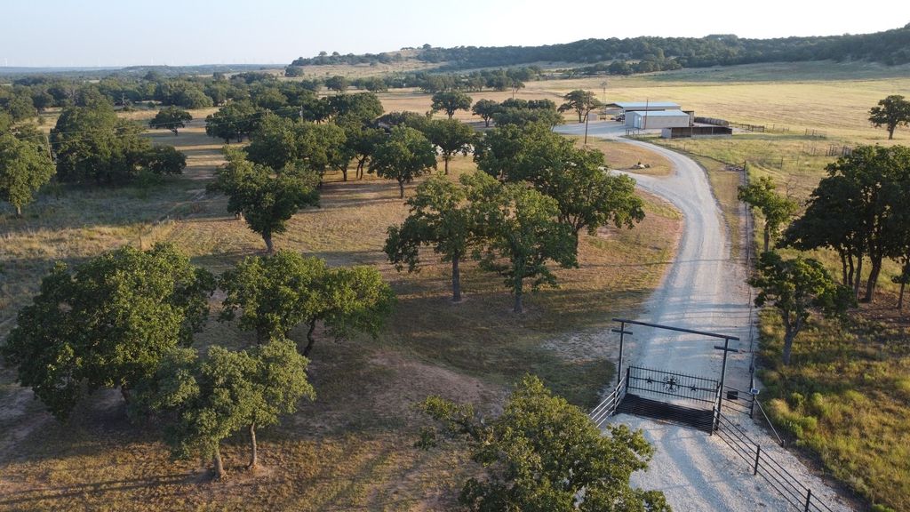 502 County Road 194, Ovalo, TX 79541