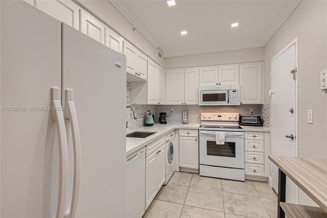 2501 S Ocean Drive 316, Hollywood, FL 33019