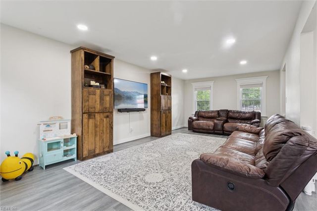 488 Harpersville RD, Newport News, VA 23601