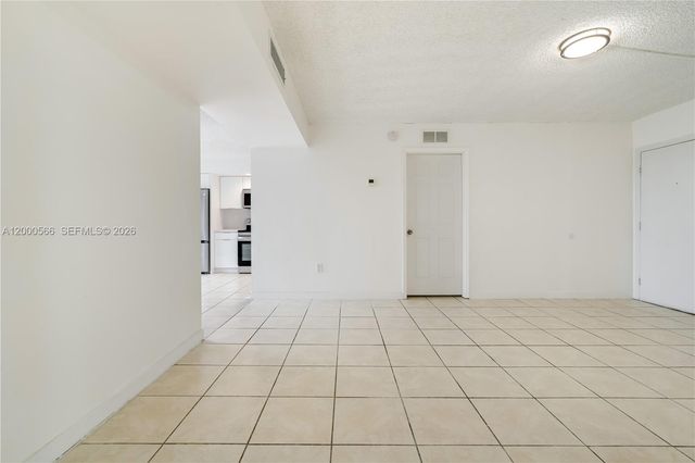 8520 SW 133rd Ave Rd 323, Miami, FL 33183