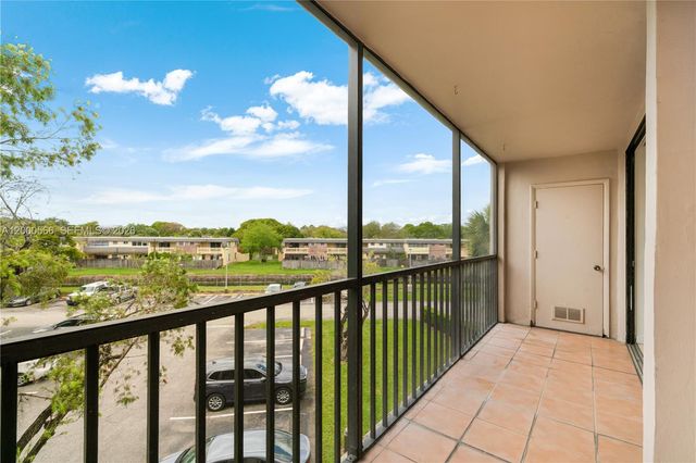 8520 SW 133rd Ave Rd 323, Miami, FL 33183