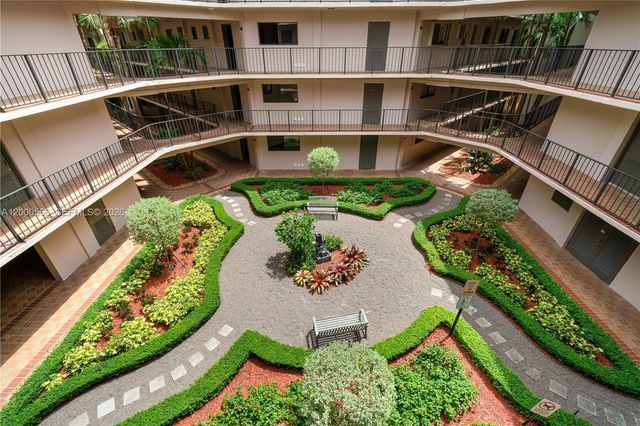 8520 SW 133rd Ave Rd 323, Miami, FL 33183