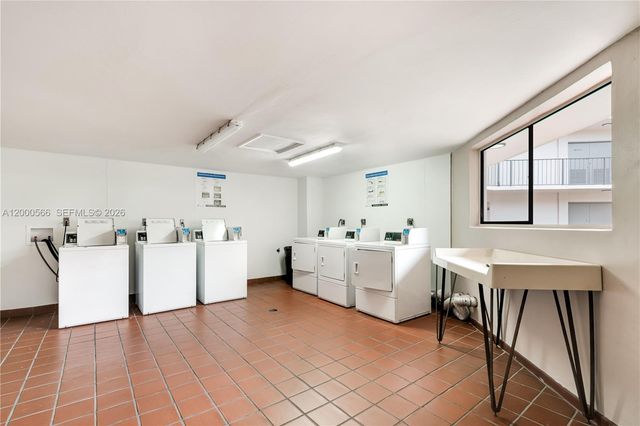 8520 SW 133rd Ave Rd 323, Miami, FL 33183