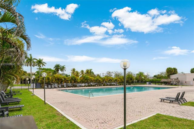 8520 SW 133rd Ave Rd 323, Miami, FL 33183