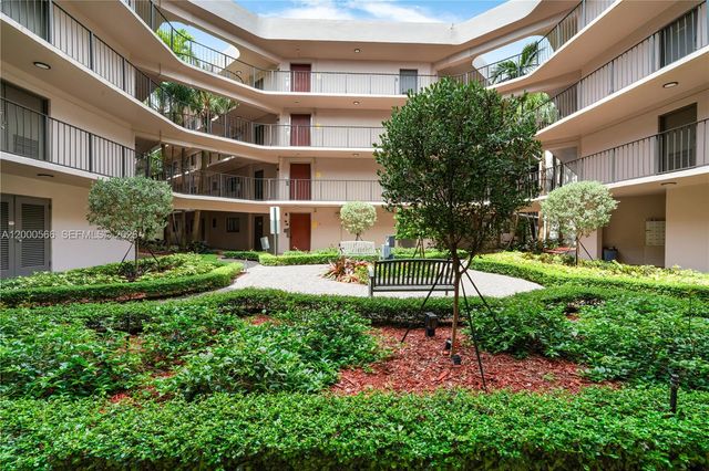 8520 SW 133rd Ave Rd 323, Miami, FL 33183