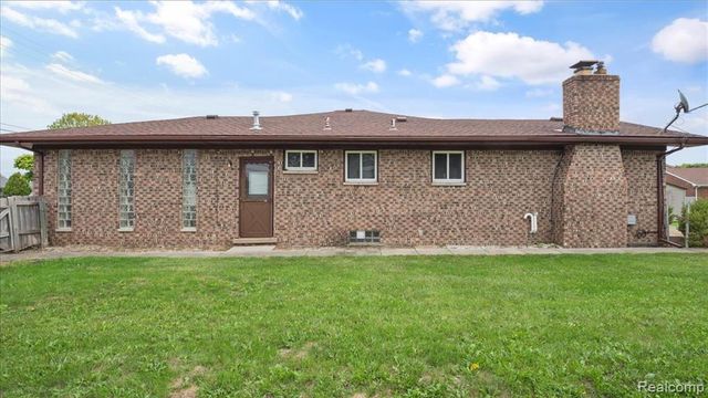 4016 Fox Hill Drive, Sterling Heights, MI 48310