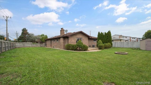 4016 Fox Hill Drive, Sterling Heights, MI 48310