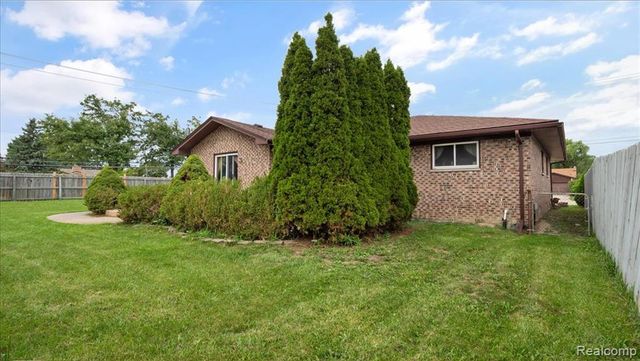 4016 Fox Hill Drive, Sterling Heights, MI 48310