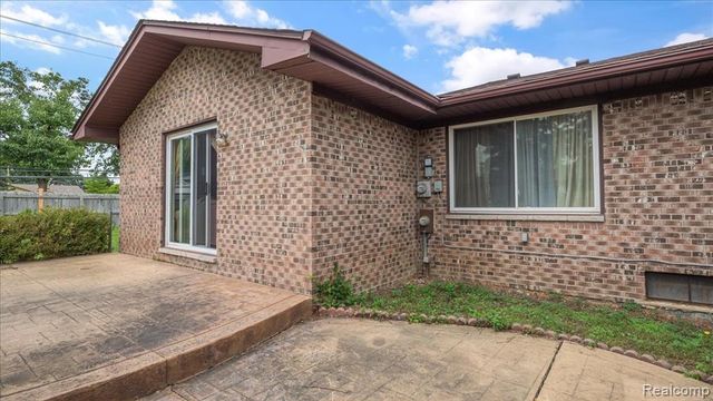 4016 Fox Hill Drive, Sterling Heights, MI 48310