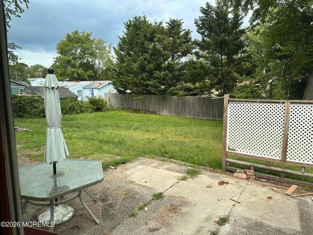30 Walnut Street, Waretown, NJ 08758