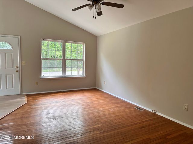 30 Walnut Street, Waretown, NJ 08758