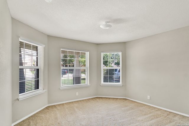 153 Bentwood Ranch Dr., Cibolo, TX 78108